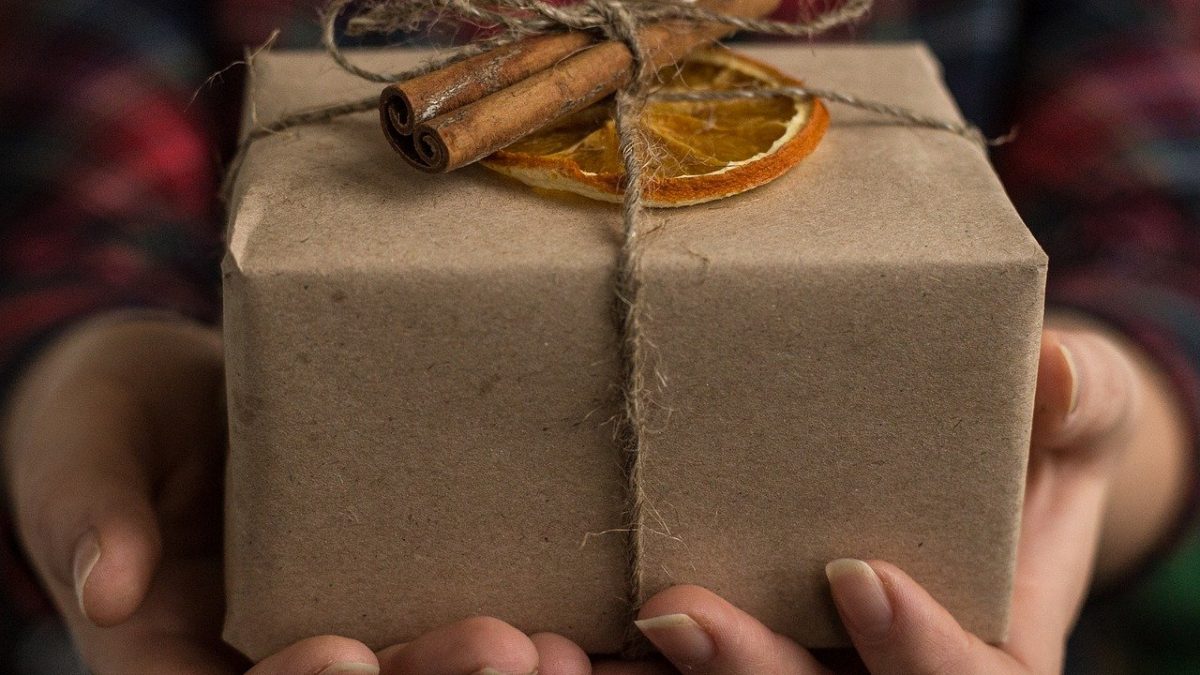anniversary gifts for him